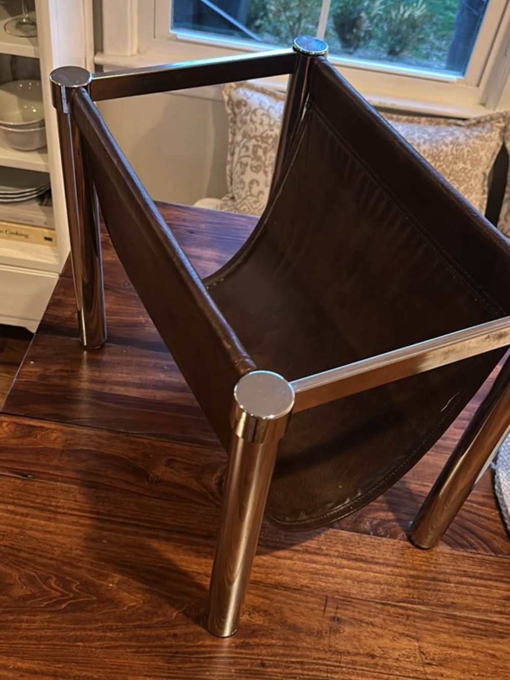 Modern Chrome & Black Magazine Rack - Picture 2 of 3